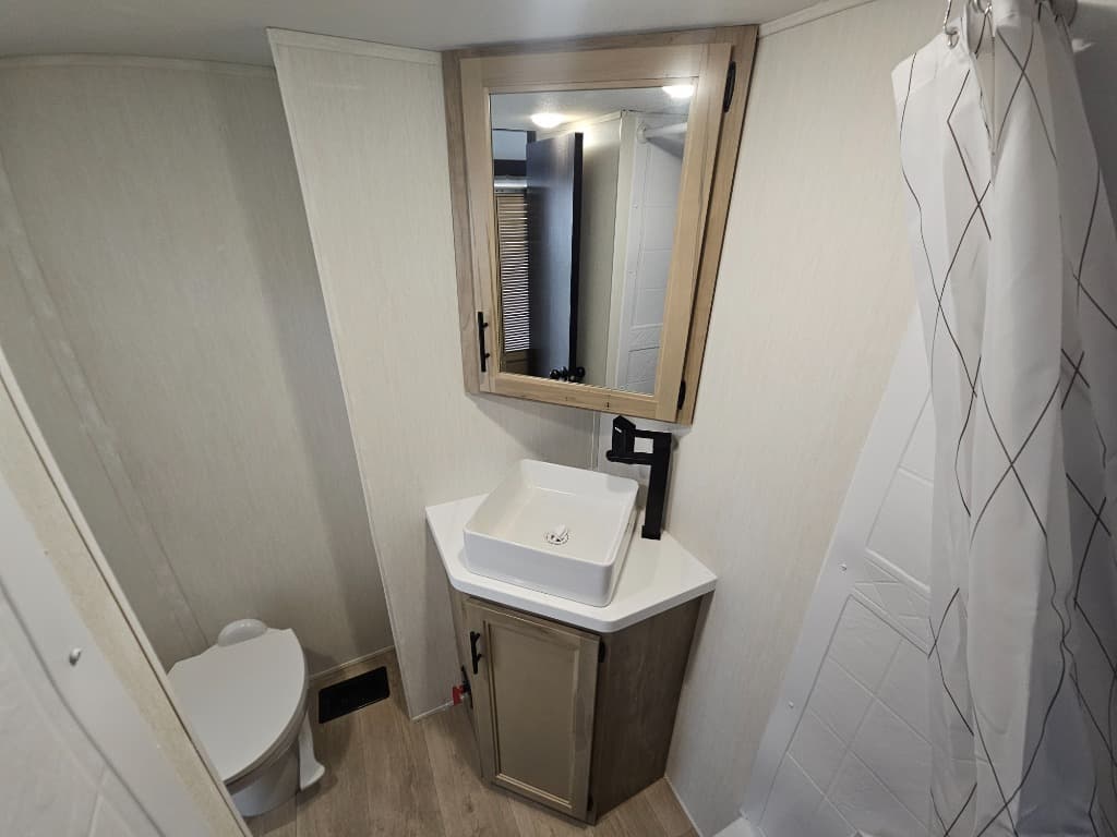 2026 Forest River 2026 Forest River Cherokee Timberwolf Black Label Destination Trailer - thumbnail 29