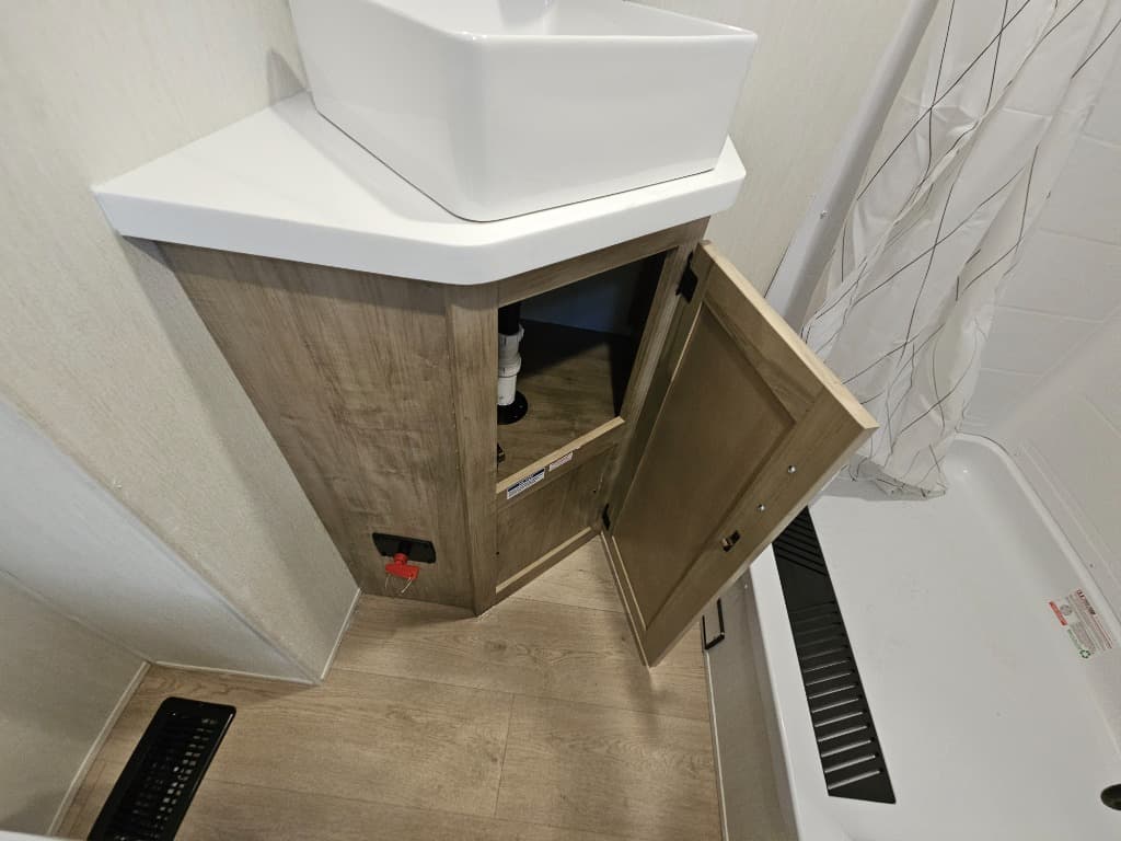 2026 Forest River 2026 Forest River Cherokee Timberwolf Black Label Destination Trailer - thumbnail 33