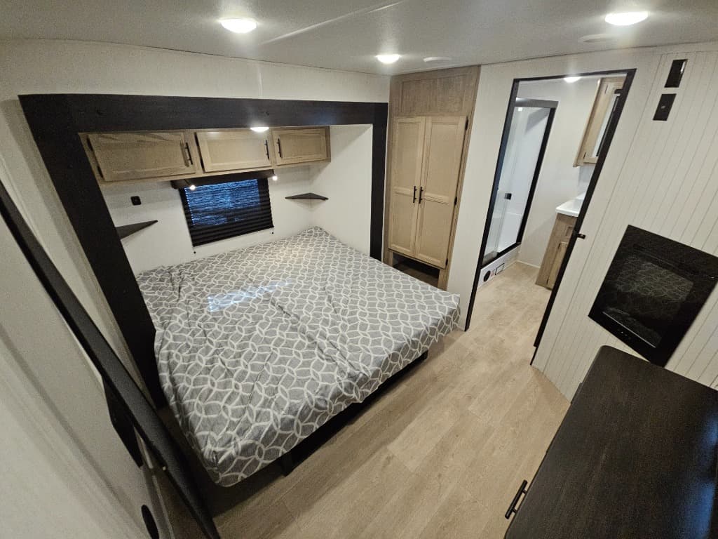 2026 Forest River 2026 Forest River Cherokee Timberwolf Black Label Destination Trailer - thumbnail 37