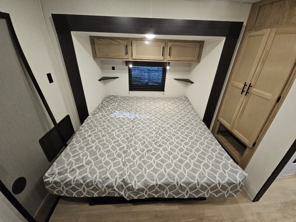 2026 Forest River 2026 Forest River Cherokee Timberwolf Black Label Destination Trailer - thumbnail 38