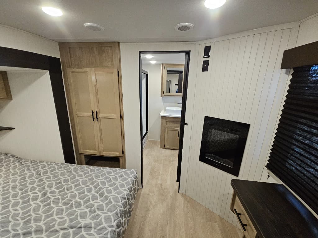 2026 Forest River 2026 Forest River Cherokee Timberwolf Black Label Destination Trailer - thumbnail 41