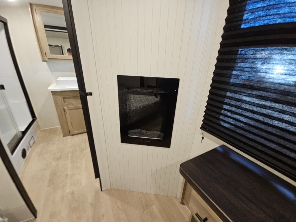 2026 Forest River 2026 Forest River Cherokee Timberwolf Black Label Destination Trailer - thumbnail 42