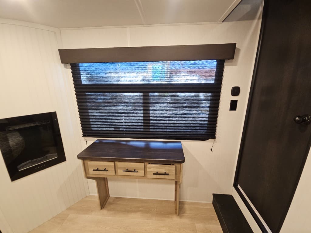 2026 Forest River 2026 Forest River Cherokee Timberwolf Black Label Destination Trailer - thumbnail 44