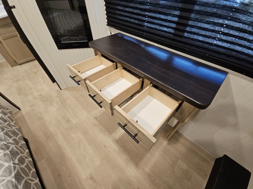 2026 Forest River 2026 Forest River Cherokee Timberwolf Black Label Destination Trailer - thumbnail 45