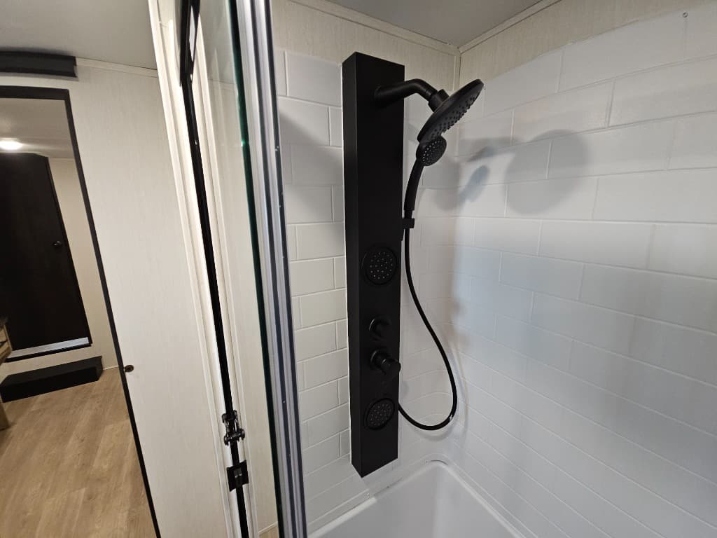 2026 Forest River 2026 Forest River Cherokee Timberwolf Black Label Destination Trailer - thumbnail 48