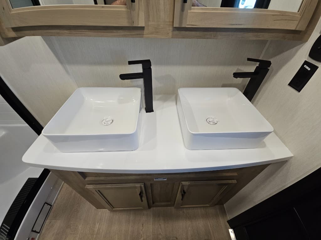 2026 Forest River 2026 Forest River Cherokee Timberwolf Black Label Destination Trailer - thumbnail 51