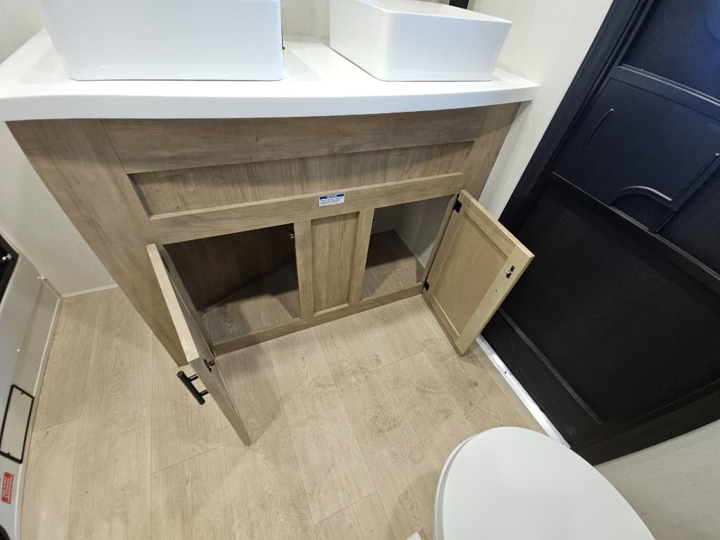 2026 Forest River 2026 Forest River Cherokee Timberwolf Black Label Destination Trailer - thumbnail 52