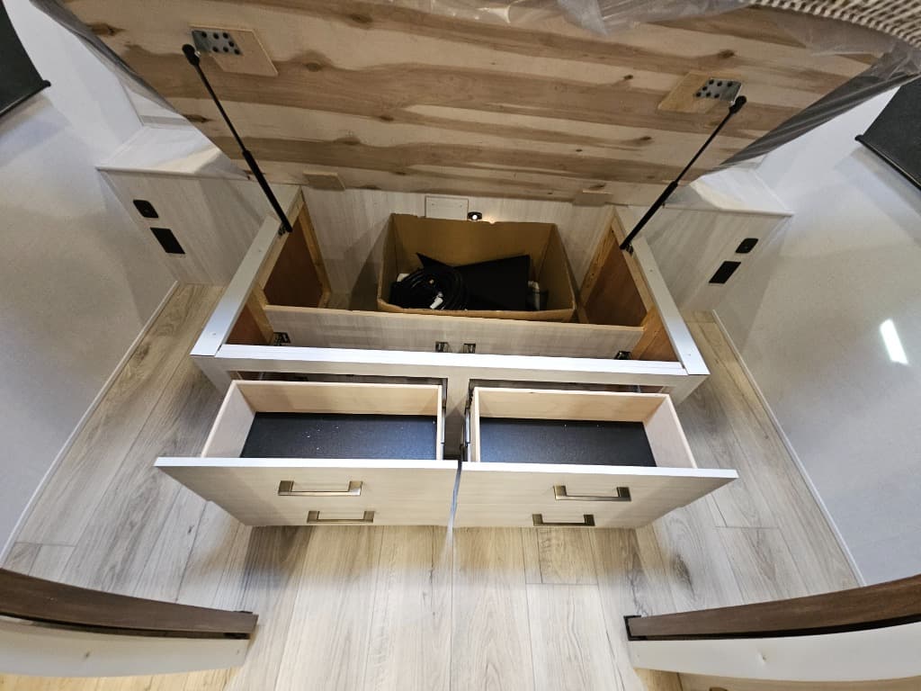 2026 Forest River 2026 Forest River Surveyor Legend - thumbnail 35