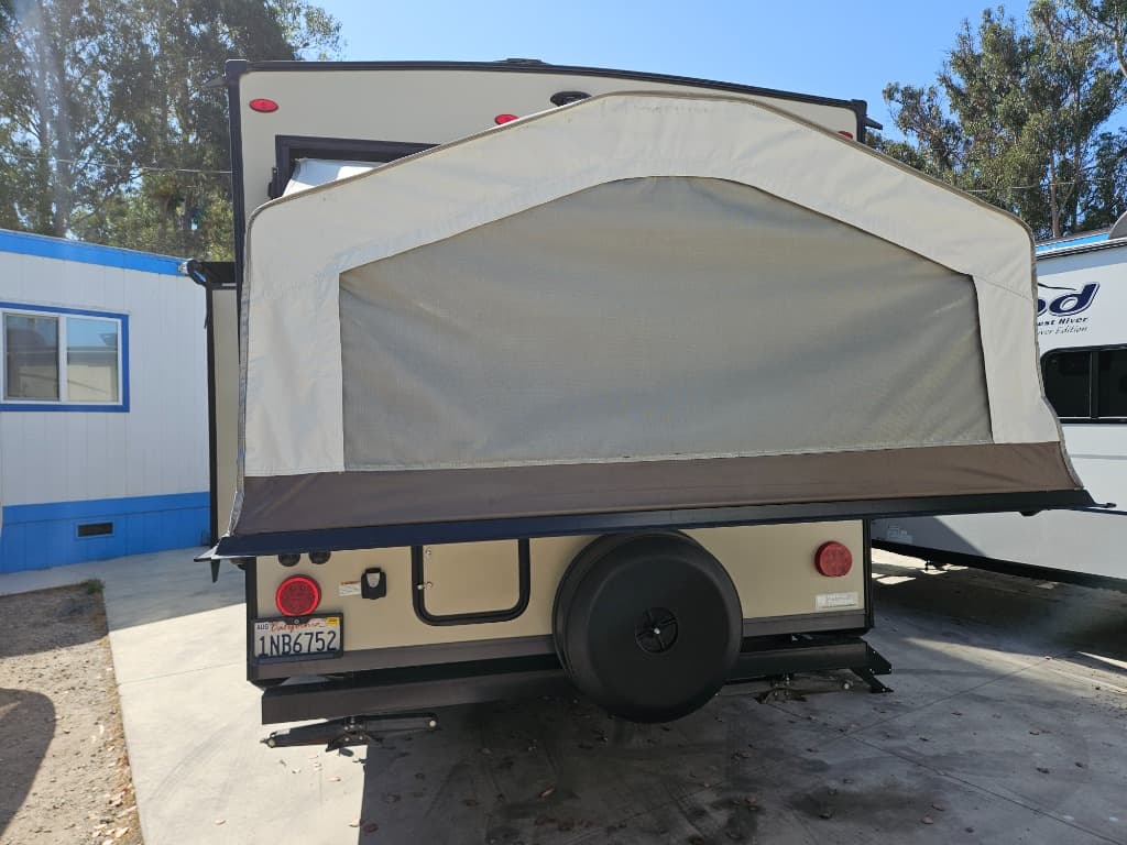 2019 Forest River 2019 Forest River Rockwood Roo - thumbnail 3