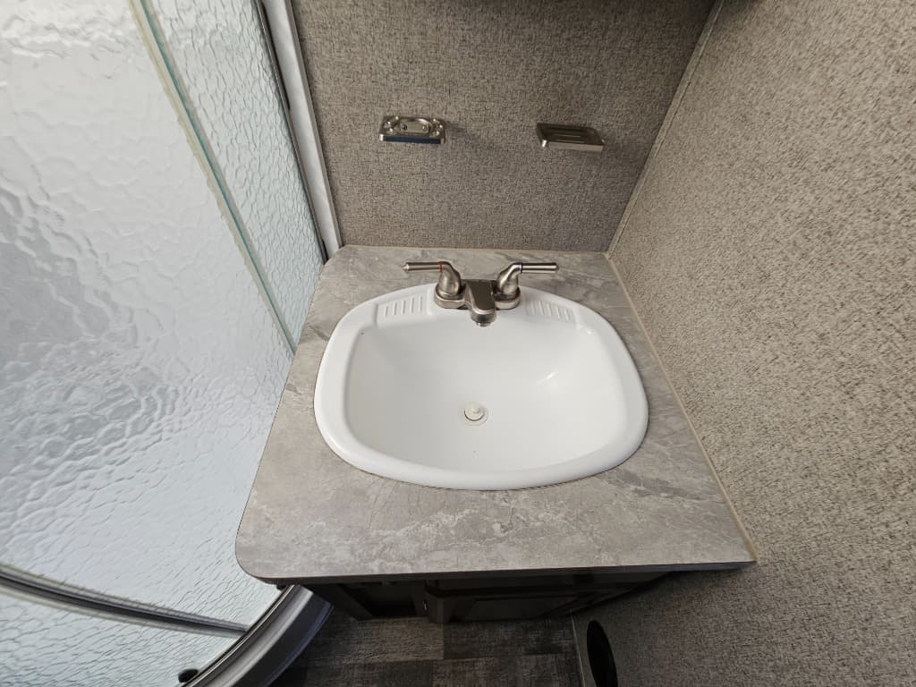 2019 Forest River 2019 Forest River Rockwood Roo - thumbnail 35