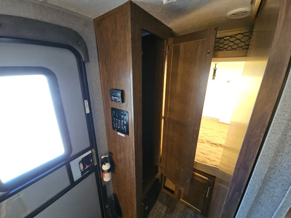 2019 Forest River 2019 Forest River Rockwood Roo - thumbnail 41