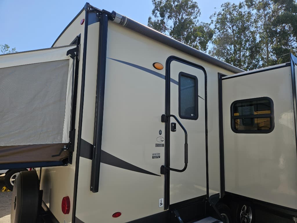 2019 Forest River 2019 Forest River Rockwood Roo - thumbnail 52