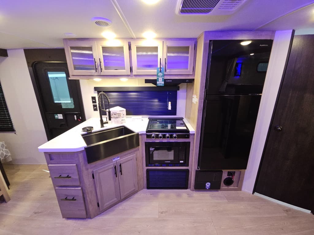 2026 Forest River 2026 Forest River Cherokee Grey Wolf Black Label - thumbnail 15