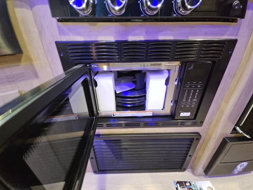 2026 Forest River 2026 Forest River Cherokee Grey Wolf Black Label - thumbnail 20