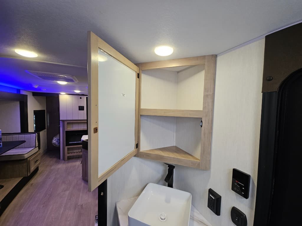 2026 Forest River 2026 Forest River Cherokee Grey Wolf Black Label - thumbnail 33