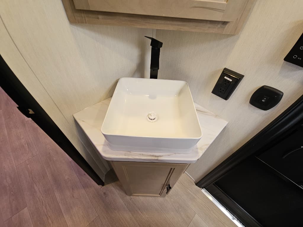 2026 Forest River 2026 Forest River Cherokee Grey Wolf Black Label - thumbnail 34