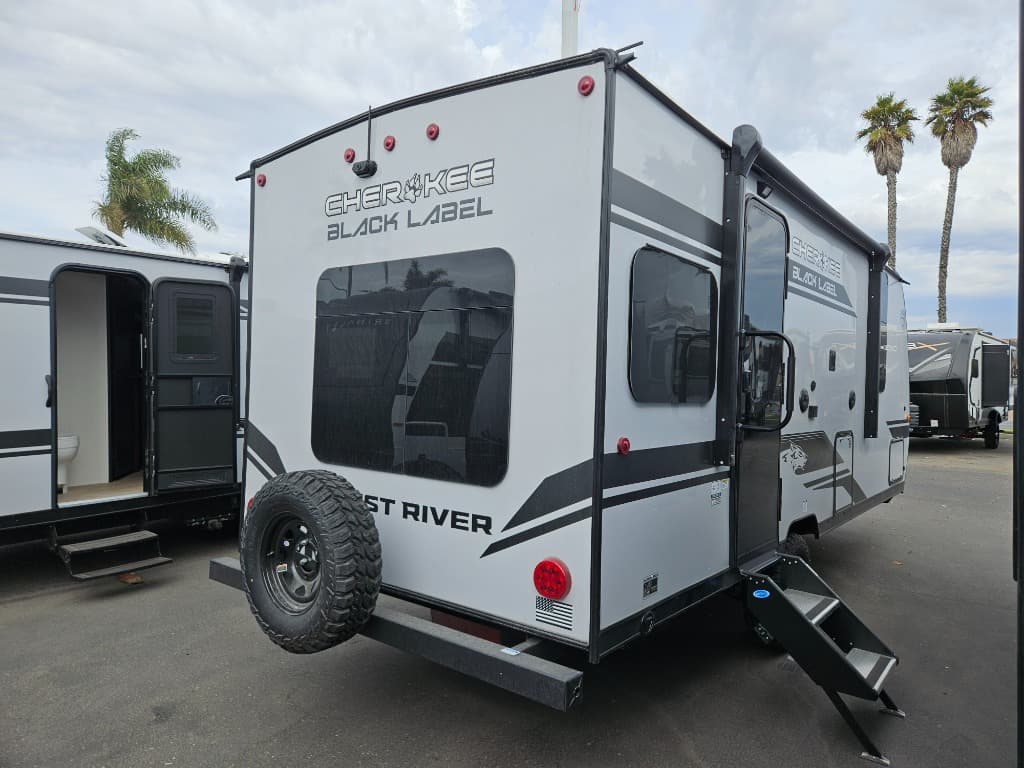 2026 Forest River 2026 Forest River Cherokee Wolf Pup Black Label - thumbnail 2