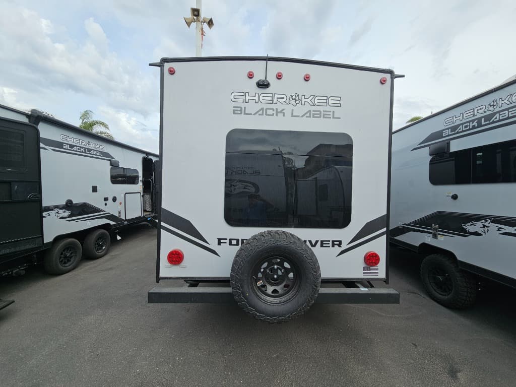 2026 Forest River 2026 Forest River Cherokee Wolf Pup Black Label - thumbnail 3