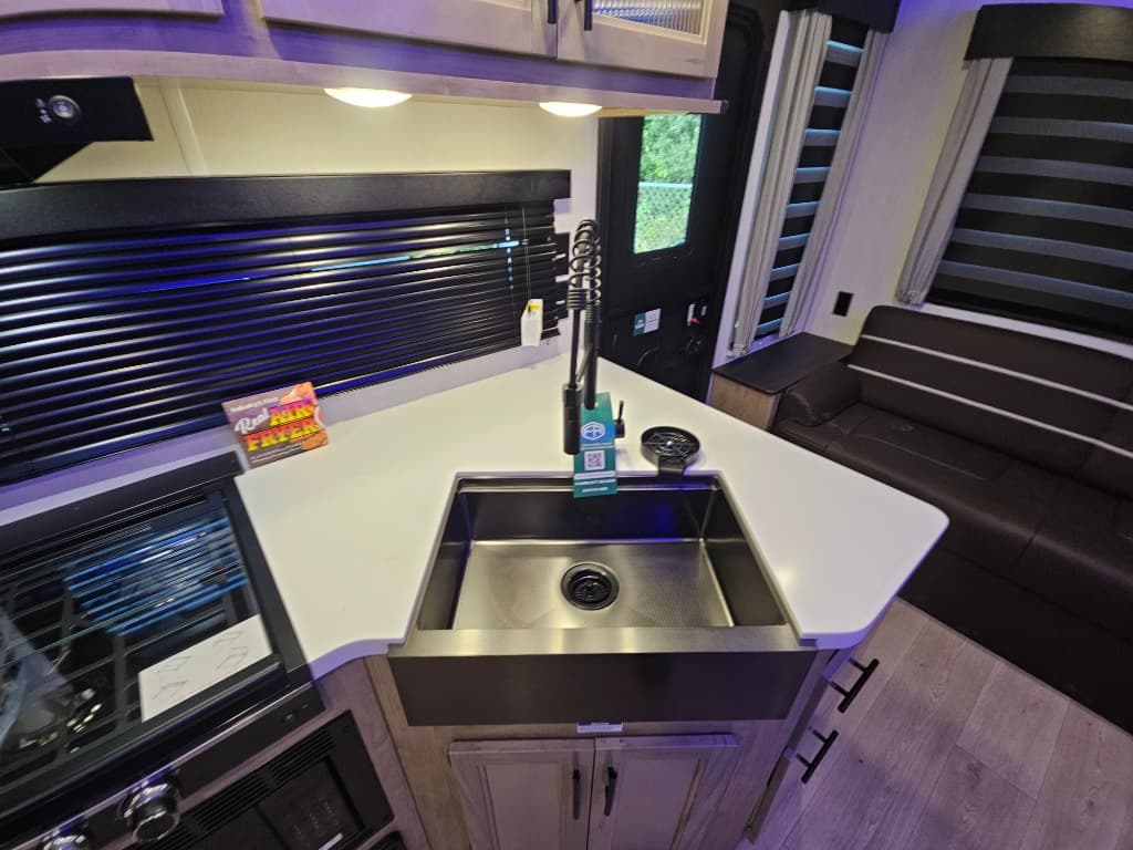 2026 Forest River 2026 Forest River Cherokee Grey Wolf Black Label - thumbnail 15