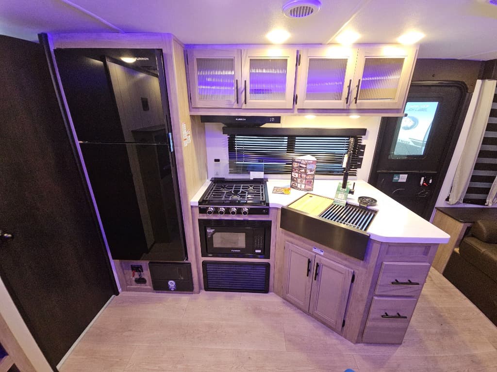 2026 Forest River 2026 Forest River Cherokee Grey Wolf Black Label - thumbnail 16