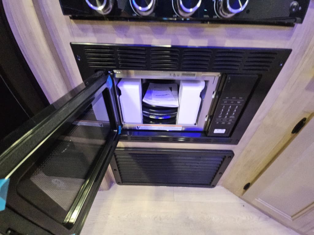 2026 Forest River 2026 Forest River Cherokee Grey Wolf Black Label - thumbnail 20