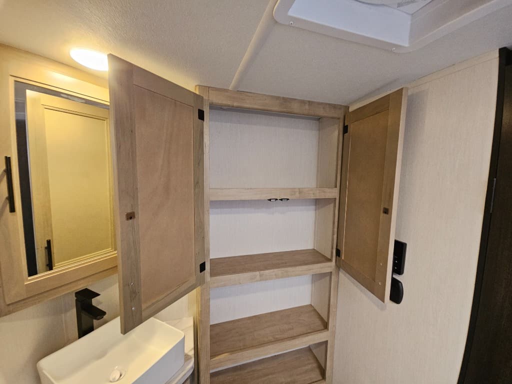 2026 Forest River 2026 Forest River Cherokee Grey Wolf Black Label - thumbnail 28