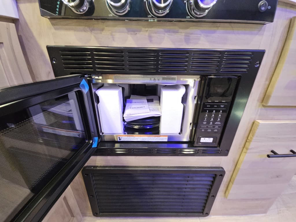 2026 Forest River 2026 Forest River Cherokee Grey Wolf - thumbnail 22