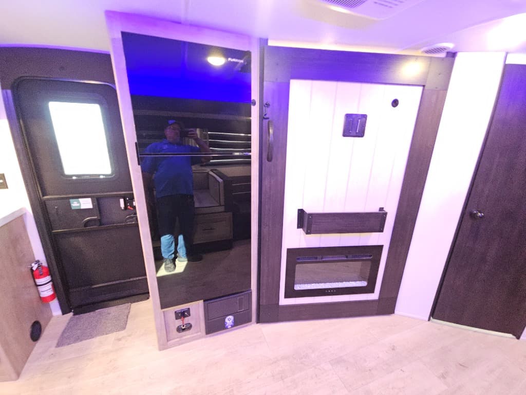 2026 Forest River 2026 Forest River Cherokee Grey Wolf - thumbnail 24