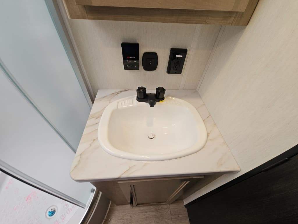 2026 Forest River 2026 Forest River Cherokee Grey Wolf - thumbnail 32