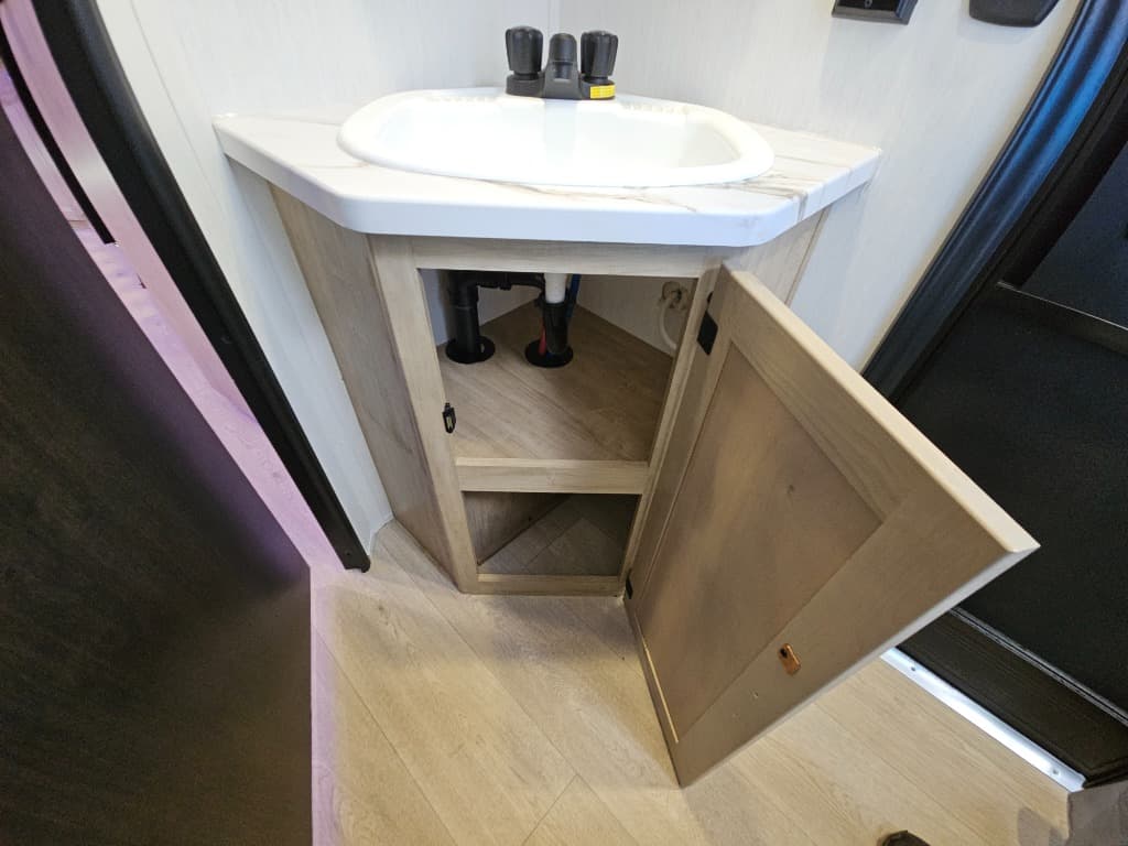 2026 Forest River 2026 Forest River Cherokee Grey Wolf - thumbnail 39