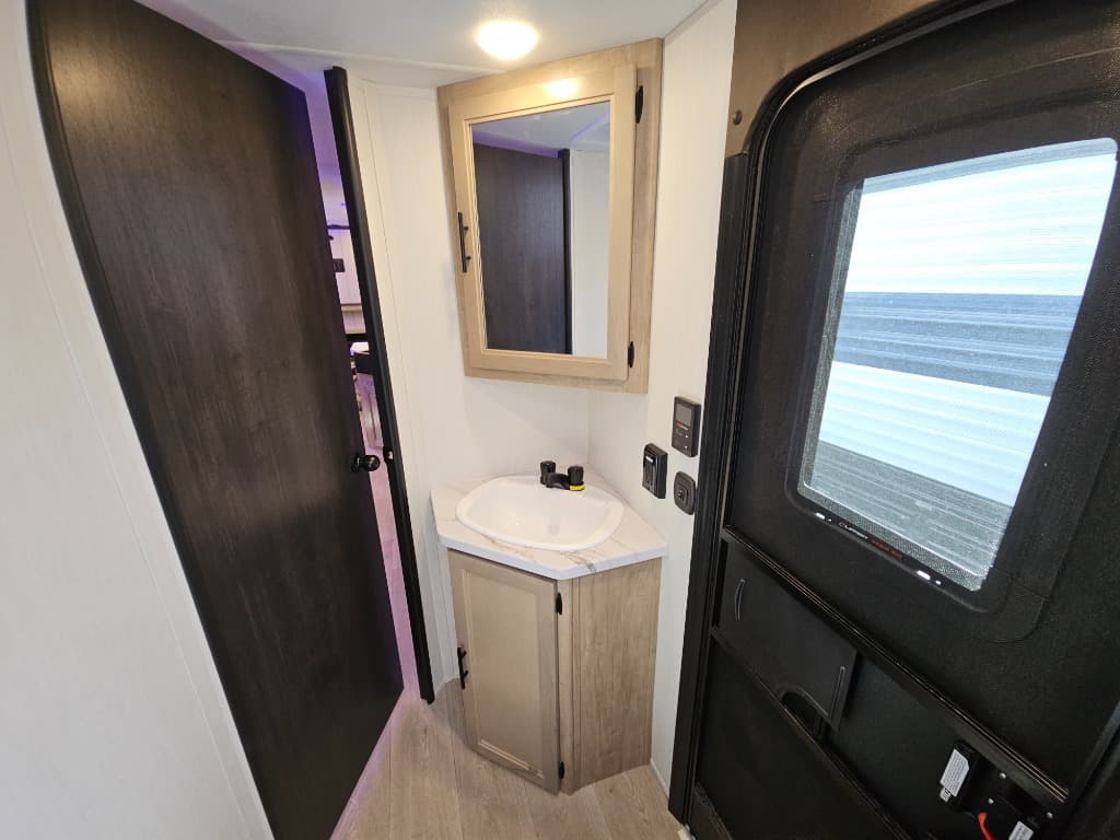 2026 Forest River 2026 Forest River Cherokee Grey Wolf - thumbnail 35