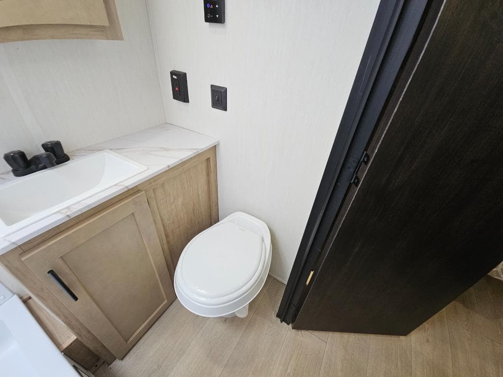 2026 Forest River 2026 Forest River Cherokee Grey Wolf - thumbnail 30