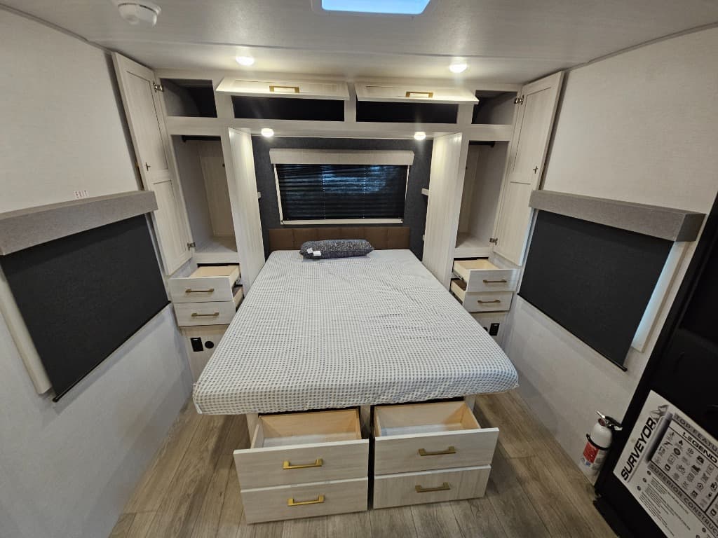 2026 Forest River 2026 Forest River Surveyor Legend - thumbnail 32