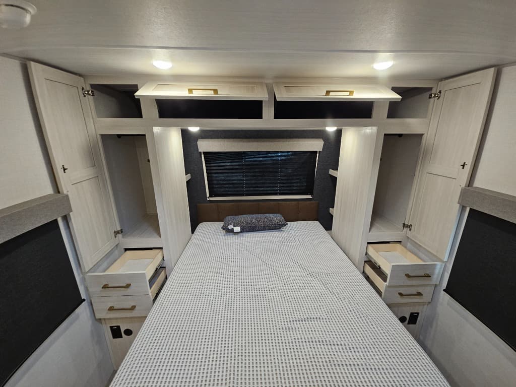 2026 Forest River 2026 Forest River Surveyor Legend - thumbnail 34