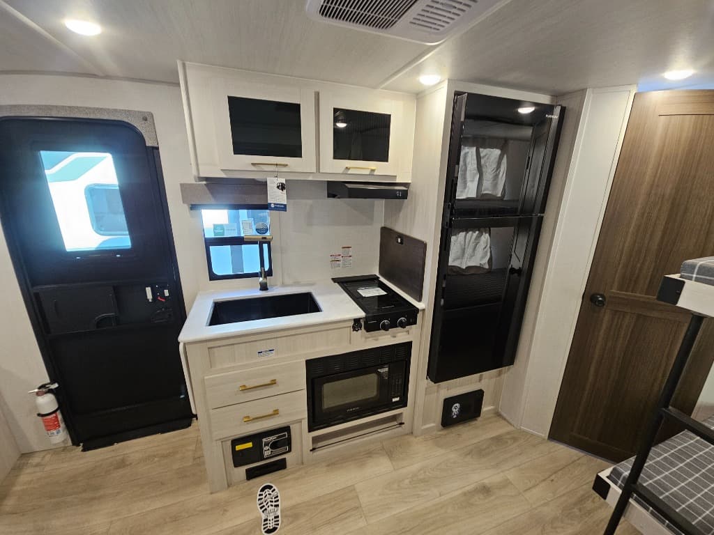 2026 Forest River 2026 Forest River Surveyor Legend - thumbnail 17