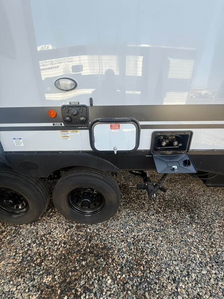 2026 Forest River 2026 Forest River Cherokee Timberwolf Black Label Destination Trailer - thumbnail 5