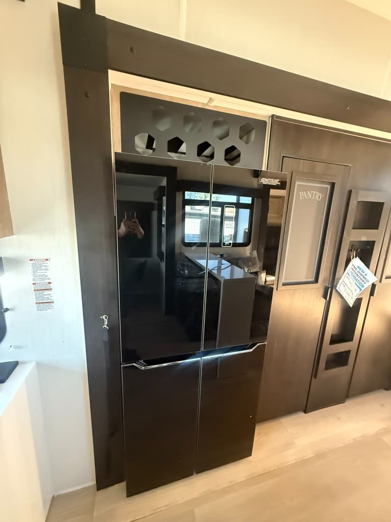 2026 Forest River 2026 Forest River Cherokee Timberwolf Black Label Destination Trailer - thumbnail 9