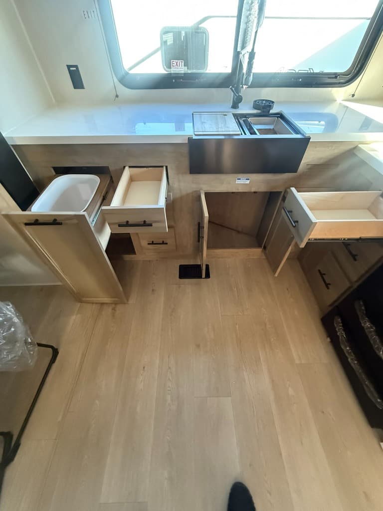 2026 Forest River 2026 Forest River Cherokee Timberwolf Black Label Destination Trailer - thumbnail 14