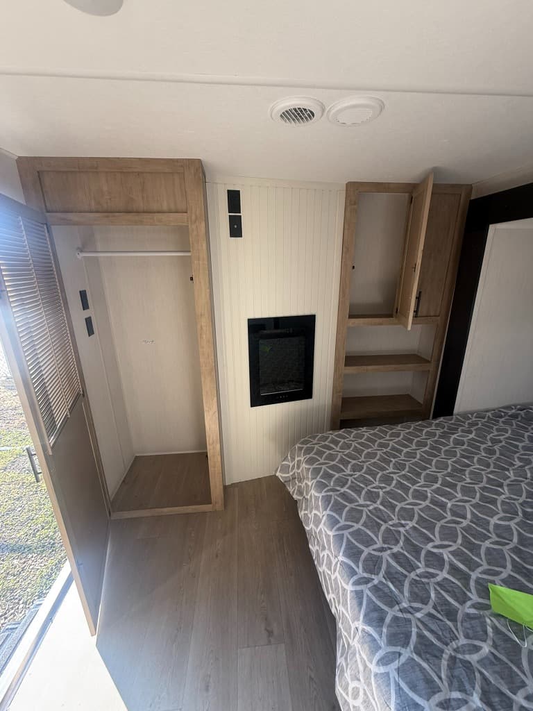 2026 Forest River 2026 Forest River Cherokee Timberwolf Black Label Destination Trailer - thumbnail 26