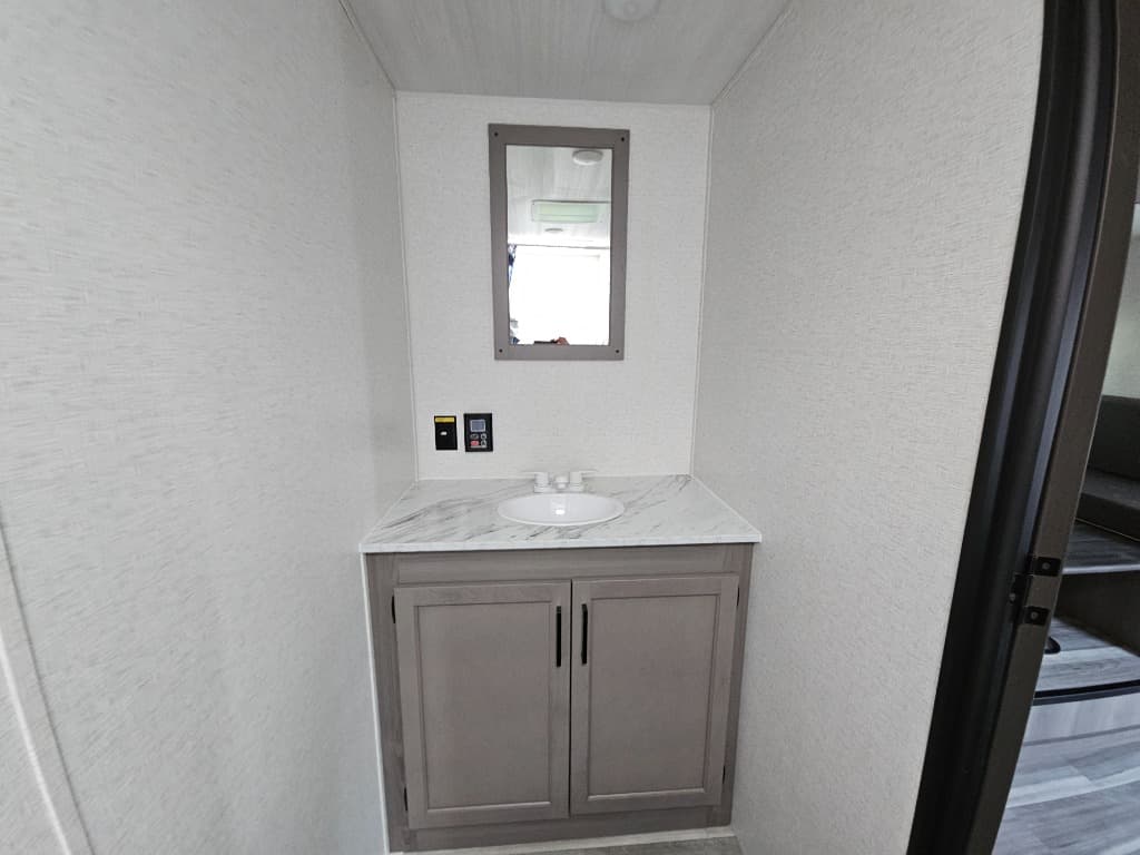 2024 Keystone RV 2024 Keystone RV Hideout - thumbnail 23