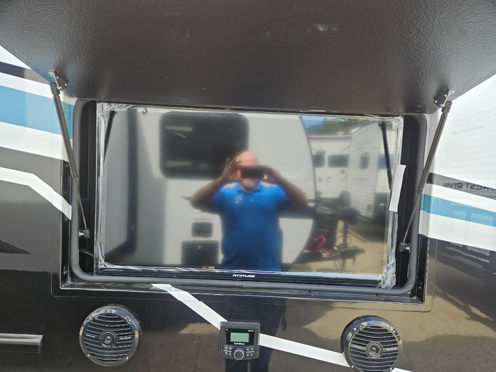 2026 Grand Design 2026 Grand Design Lineage Series M - thumbnail 47