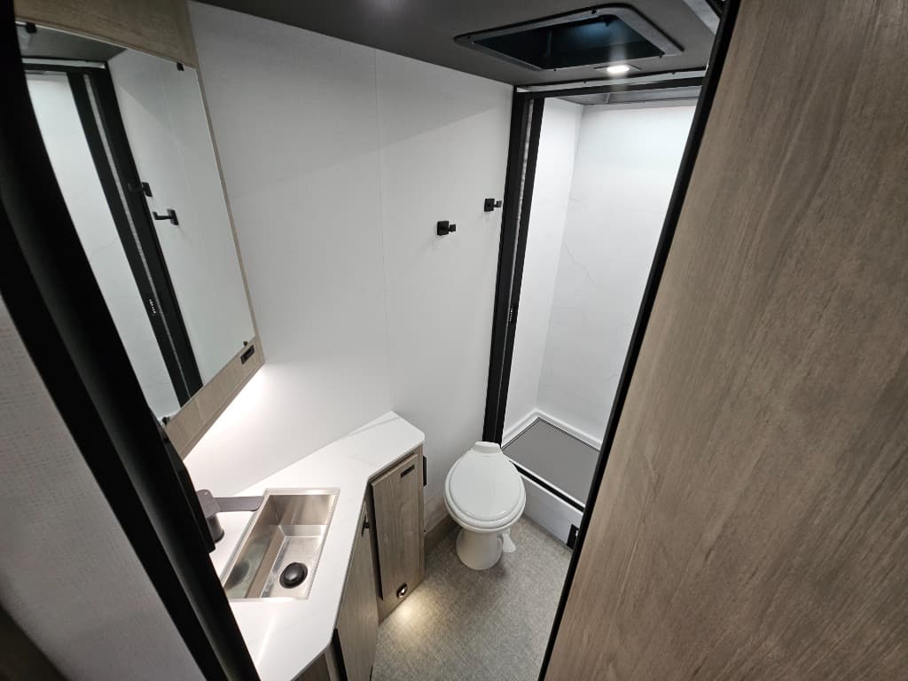 2026 Grand Design 2026 Grand Design Lineage Series M - thumbnail 36