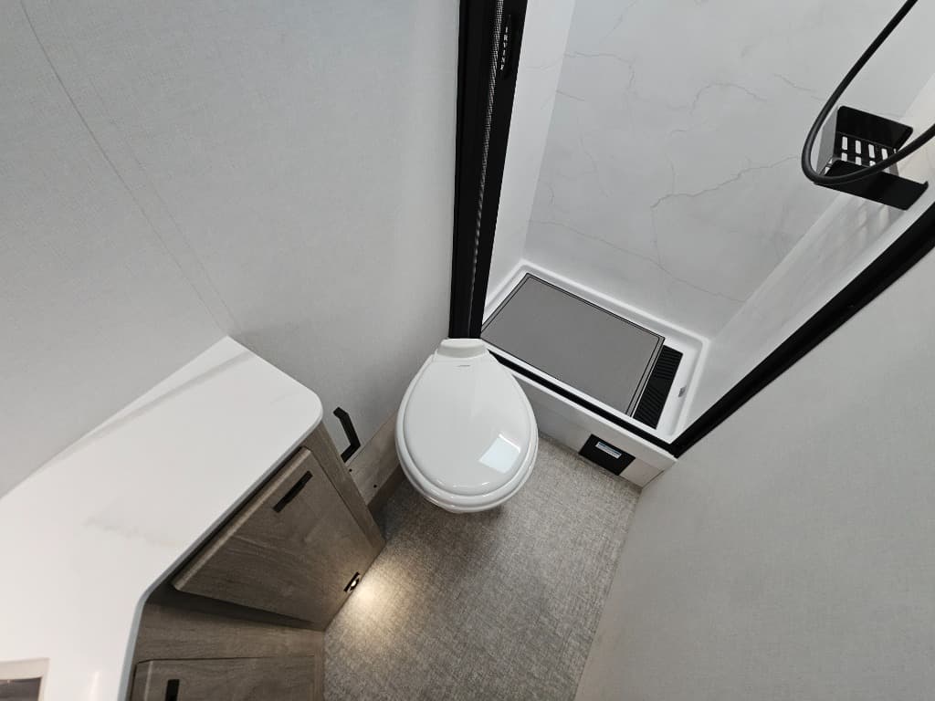 2026 Grand Design 2026 Grand Design Lineage Series M - thumbnail 39