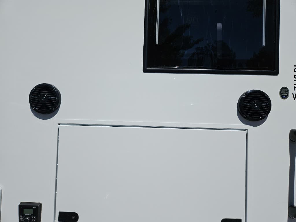 2026 Grand Design 2026 Grand Design Lineage Series M - thumbnail 49