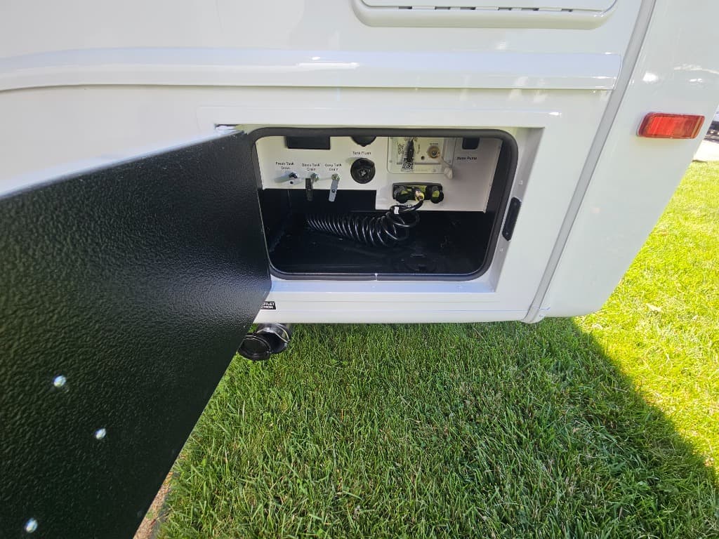 2026 Grand Design 2026 Grand Design Lineage Series M - thumbnail 57