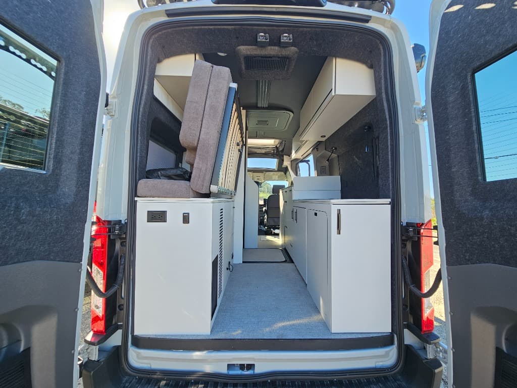 2026 Grand Design 2026 Grand Design Lineage Series Vt - thumbnail 11