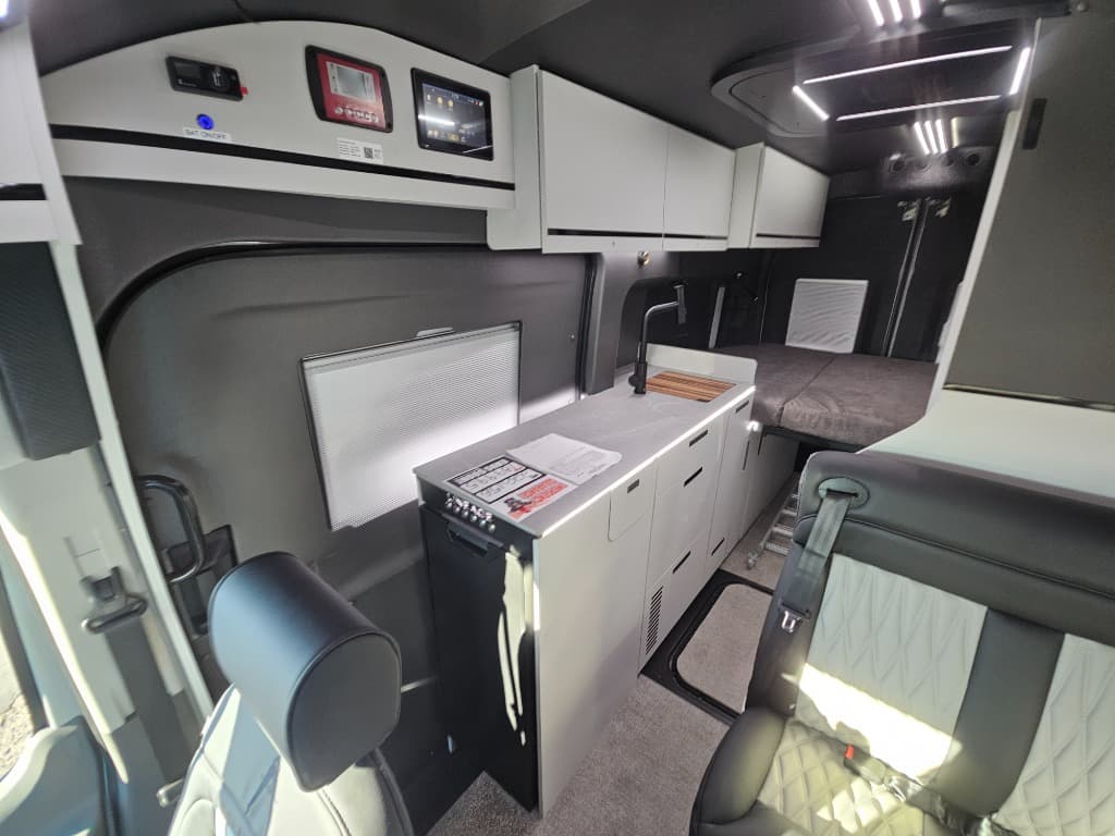 2026 Grand Design 2026 Grand Design Lineage Series Vt - thumbnail 11