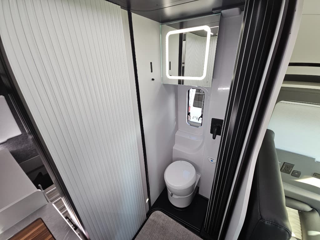 2026 Grand Design 2026 Grand Design Lineage Series Vt - thumbnail 21