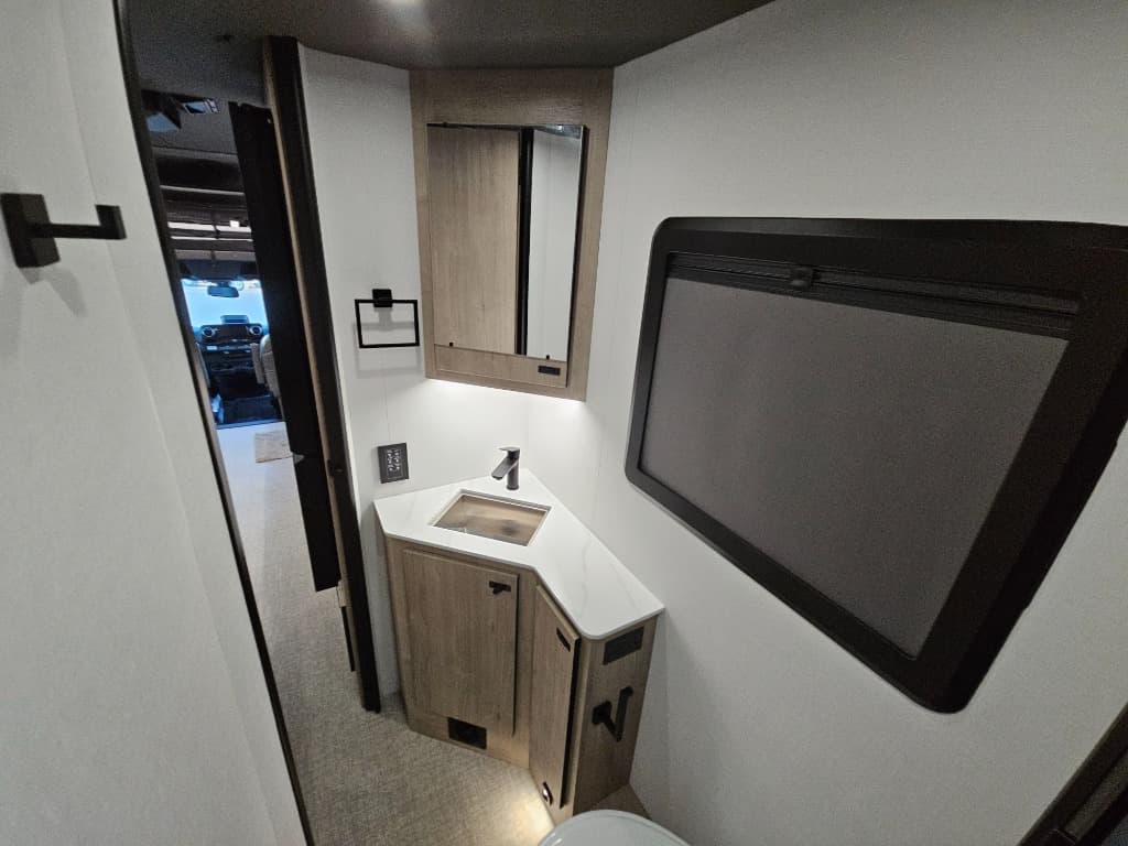 2026 Grand Design 2026 Grand Design Lineage Series M - thumbnail 33