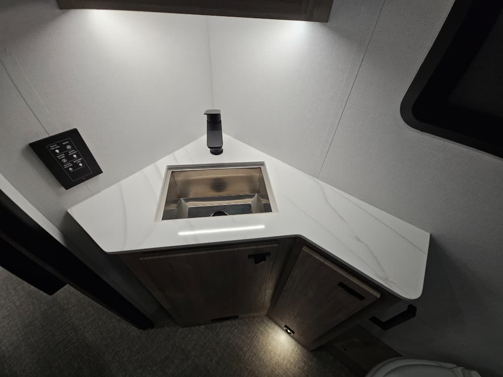 2026 Grand Design 2026 Grand Design Lineage Series M - thumbnail 35